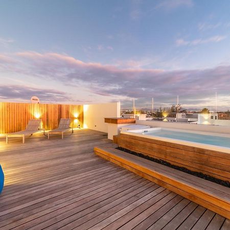 Penthouse 13 - One Bay Residence With Private Rooftop Terrace And Dip In Pool Pereybere Beach Exterior foto